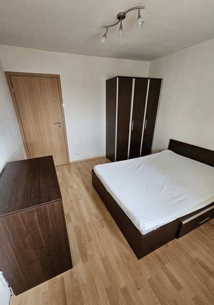 Calea 13 Septembrie, Drumul Sarii, stradal, ac, bloc din 1990