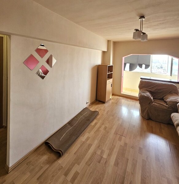 Calea 13 Septembrie, Drumul Sarii, stradal, ac, bloc din 1990